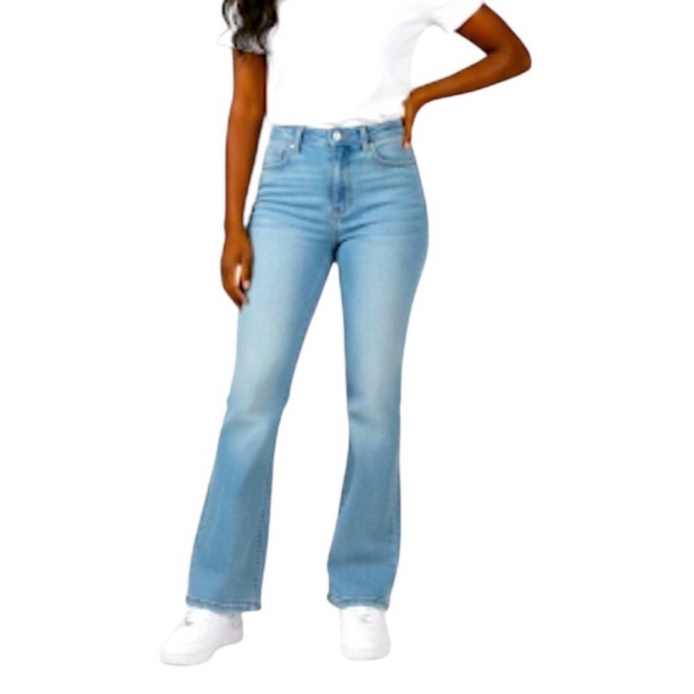 Universal Thread Women's High Waist Light Blue Flare Jeans Size: 6 - Picture 8 of 8